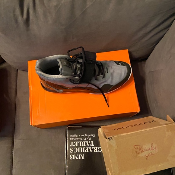 Nike black and grey - Picture 2 of 6